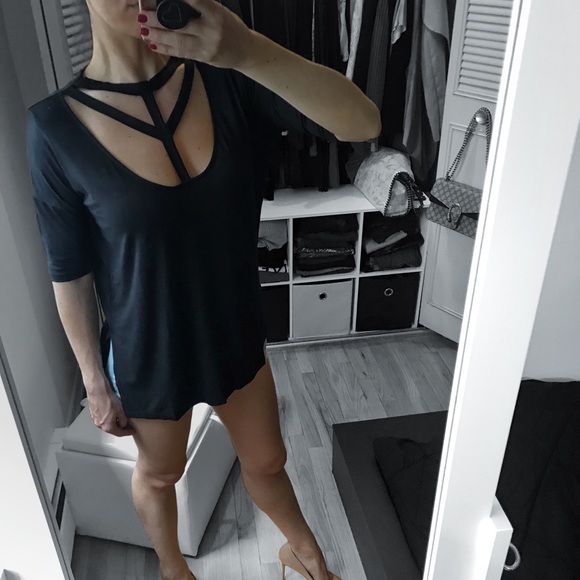 LAST 2✨Black Strap Detail Front Top - Picture 4 of 5